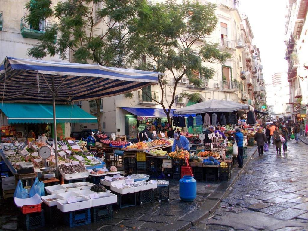 Casetta Soriano - Piazza Dante Napoli Bagian luar foto